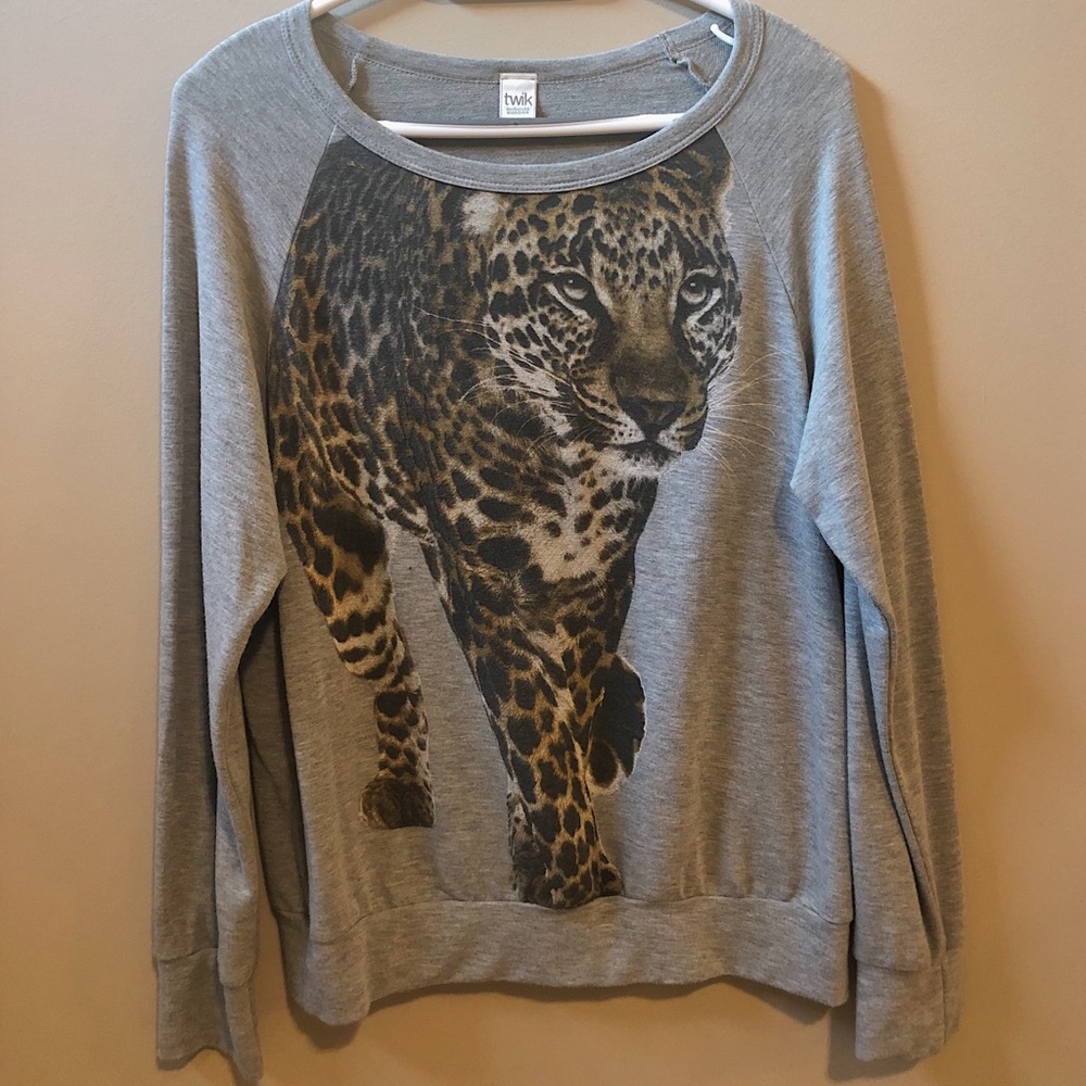 🛍️BUNDLE DEAL! ✨ Simons grey leopard sweater
